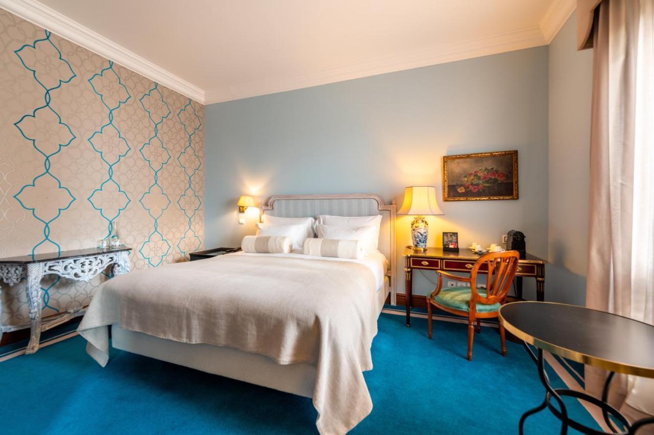 Pestana Palace Lisboa Hotel & National Monument - The Leading Hotels Of The World Exterior photo A room at the hotel