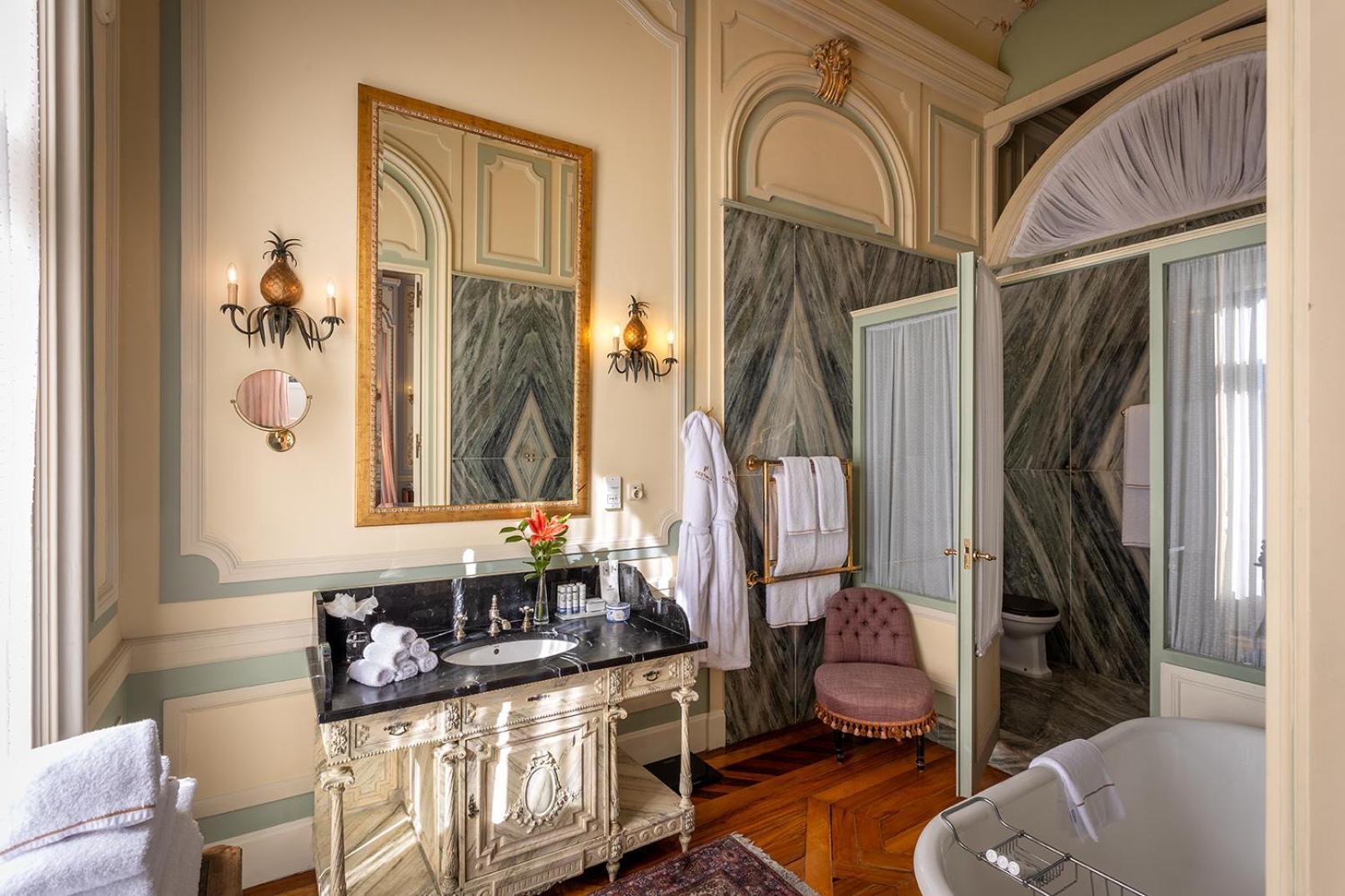 Pestana Palace Lisboa Hotel & National Monument - The Leading Hotels Of The World Exterior photo Bathroom