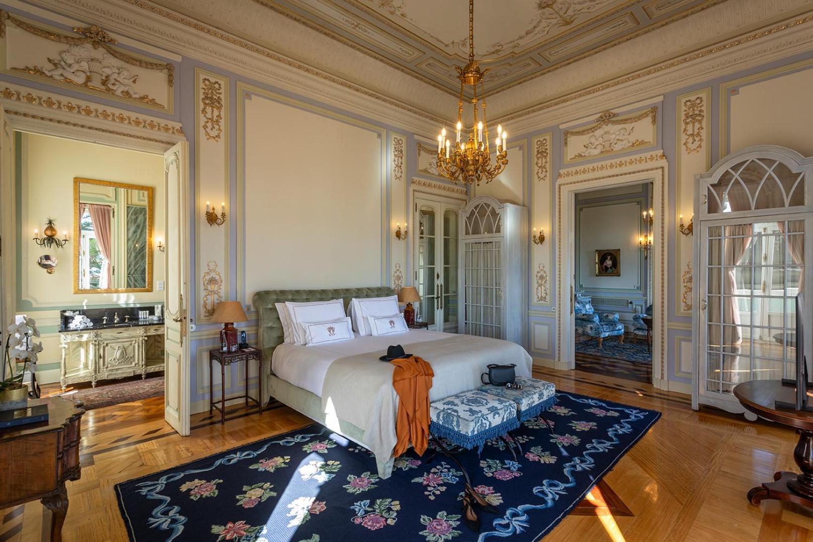 Pestana Palace Lisboa Hotel & National Monument - The Leading Hotels Of The World Exterior photo A bedroom at the Hotel Excelsior