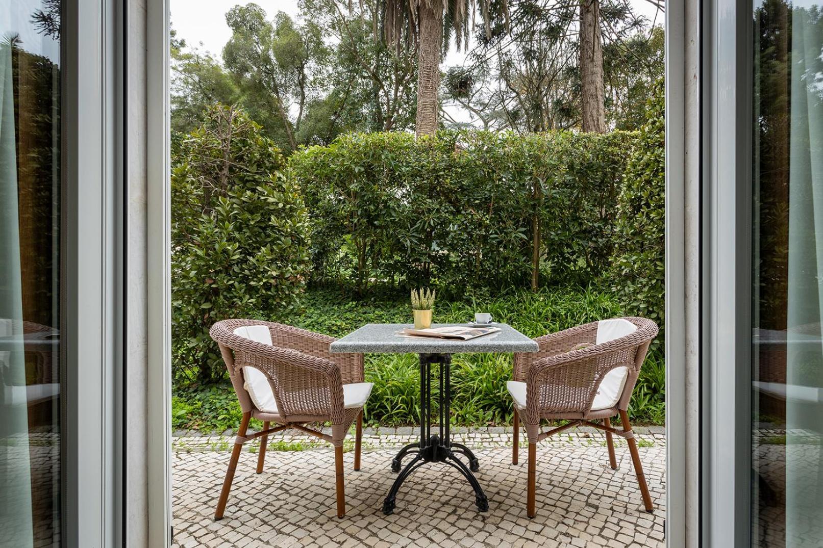 Pestana Palace Lisboa Hotel & National Monument - The Leading Hotels Of The World Exterior photo A patio in Lisbon, Portugal