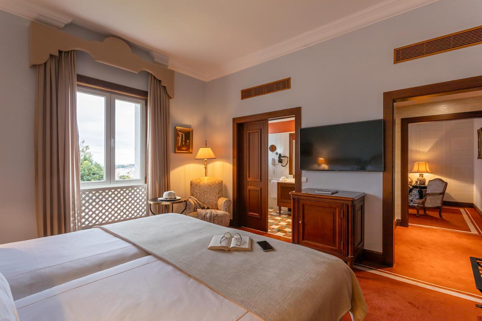 Pestana Palace Lisboa Hotel & National Monument - The Leading Hotels Of The World Exterior photo A suite at the hotel