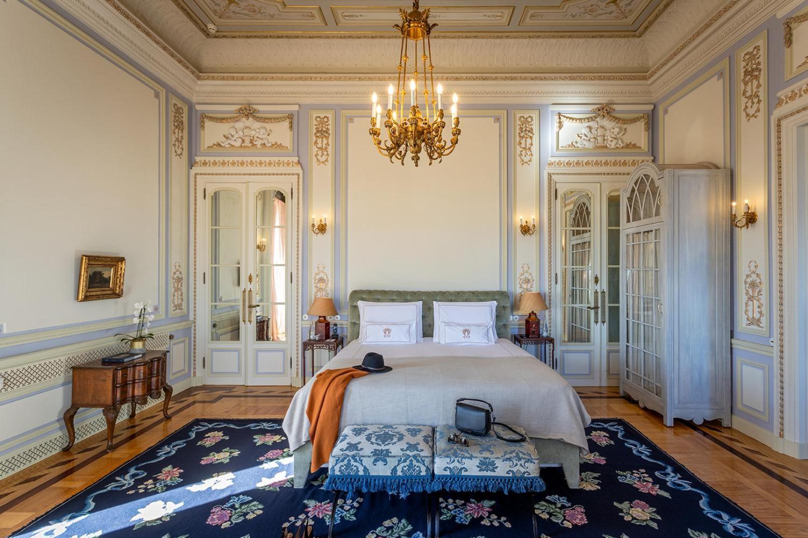 Pestana Palace Lisboa Hotel & National Monument - The Leading Hotels Of The World Exterior photo A bedroom at the Hotel