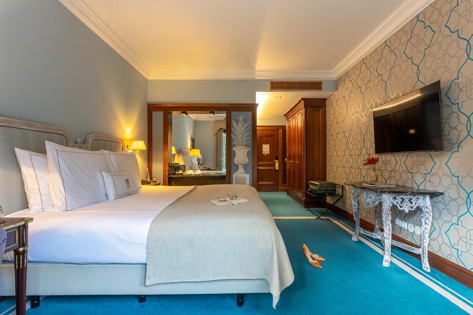 Pestana Palace Lisboa Hotel & National Monument - The Leading Hotels Of The World Exterior photo A room at the hotel