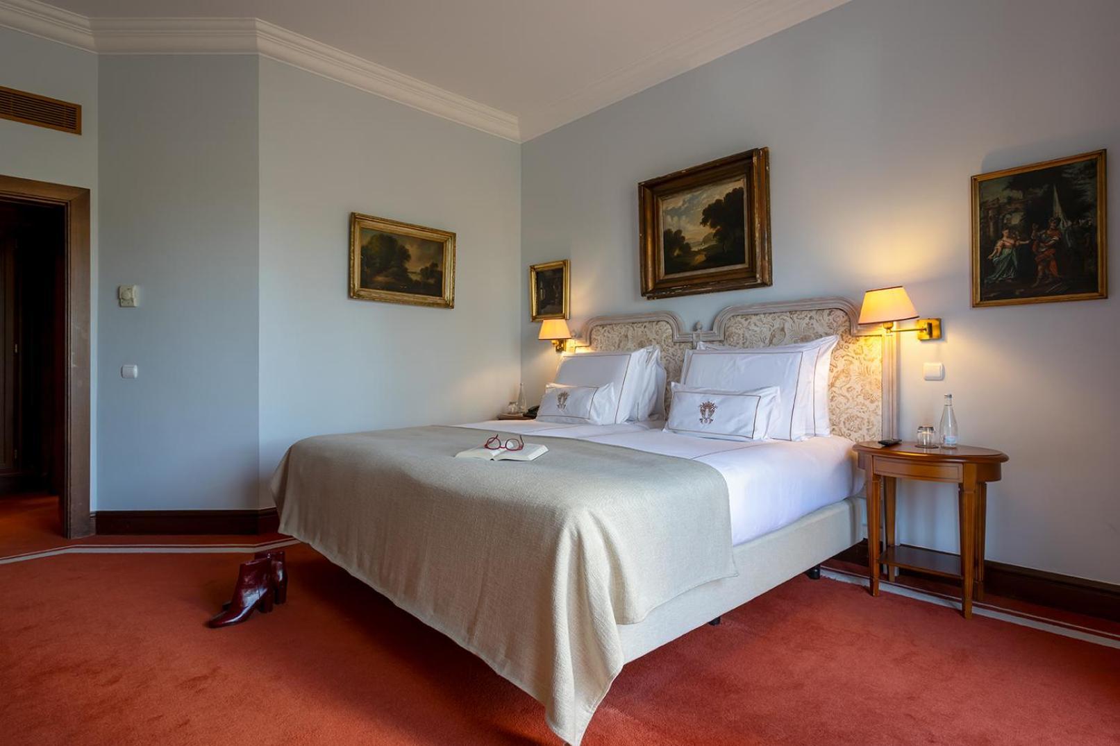 Pestana Palace Lisboa Hotel & National Monument - The Leading Hotels Of The World Exterior photo A room at the Hotel