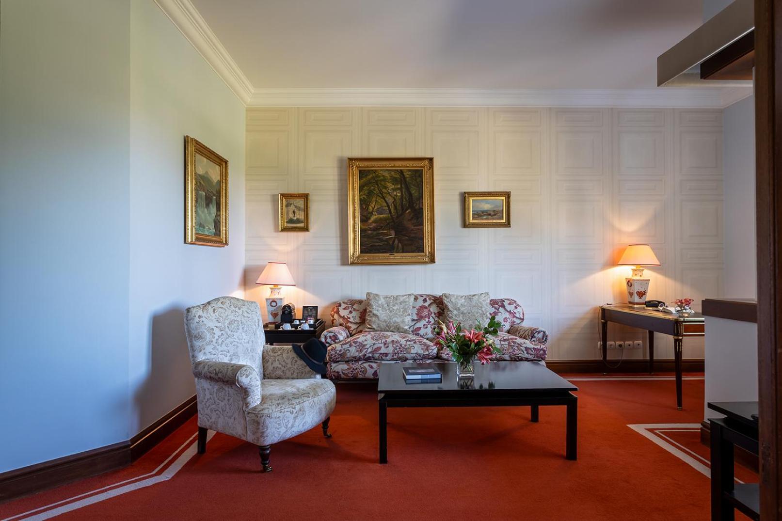 Pestana Palace Lisboa Hotel & National Monument - The Leading Hotels Of The World Exterior photo The living room of the suite
