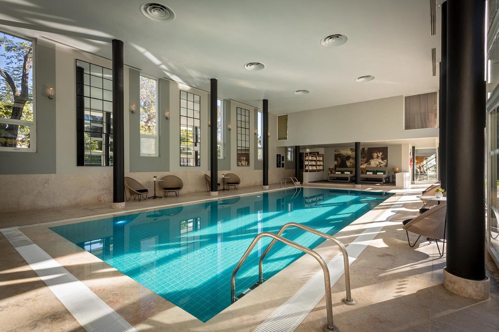Pestana Palace Lisboa Hotel & National Monument - The Leading Hotels Of The World Exterior photo The swimming pool at the hotel